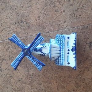 Vintage hand painted Delft salt cellar windmill.